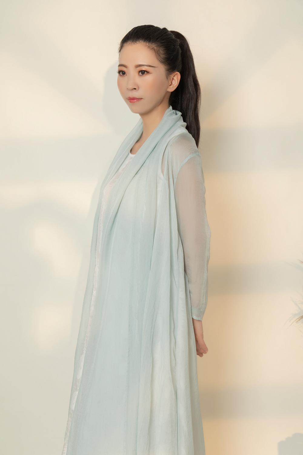 王琳2.jpg 王琳2.jpg