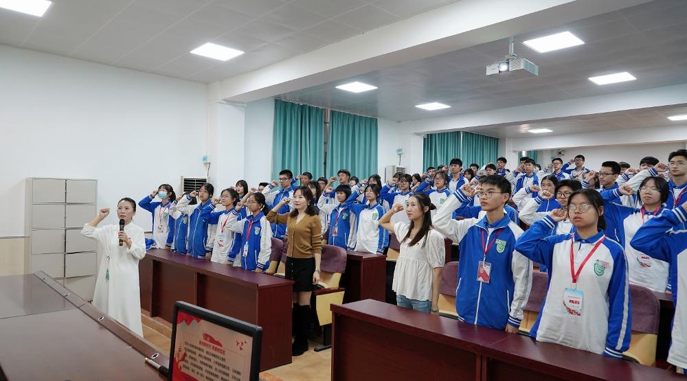 王琳思政1.jpg 王琳思政1.jpg