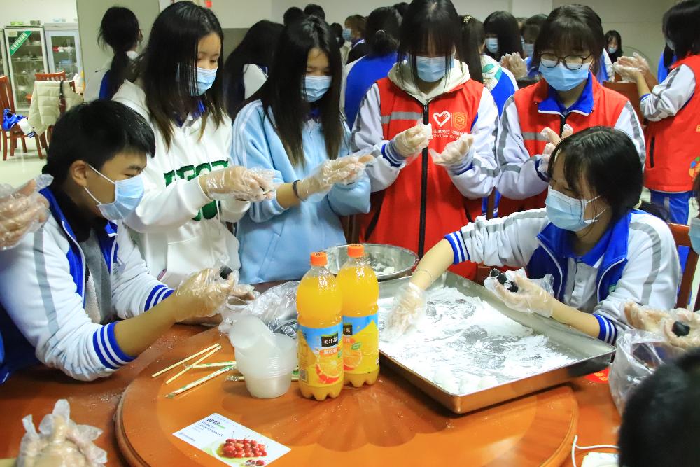 制作汤圆.jpg